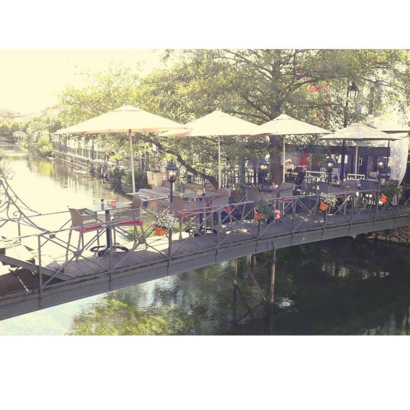 Les Terrasses De David Et Louisa LʼIsle-sur-la-Sorgue Exterior foto
